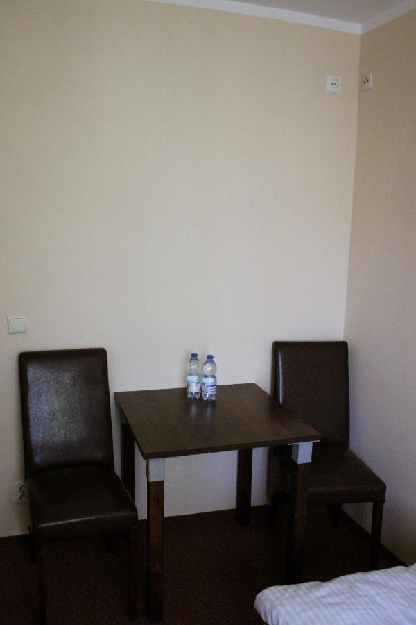 Pensjonat 4 Pory Roku Duszniki Zdroj Exterior photo