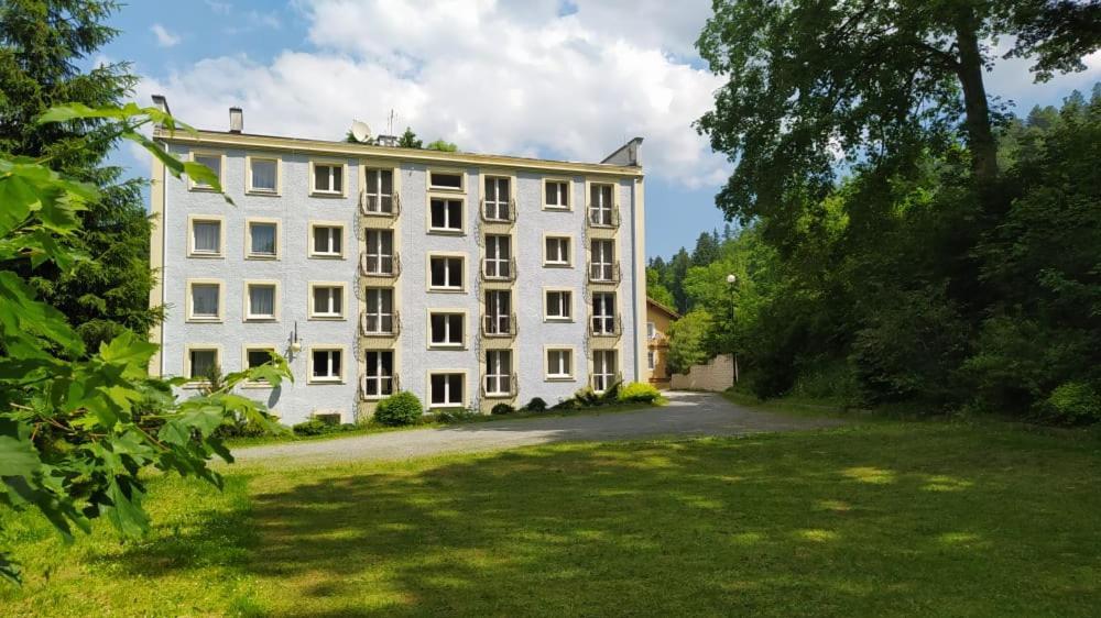 Pensjonat 4 Pory Roku Duszniki Zdroj Exterior photo